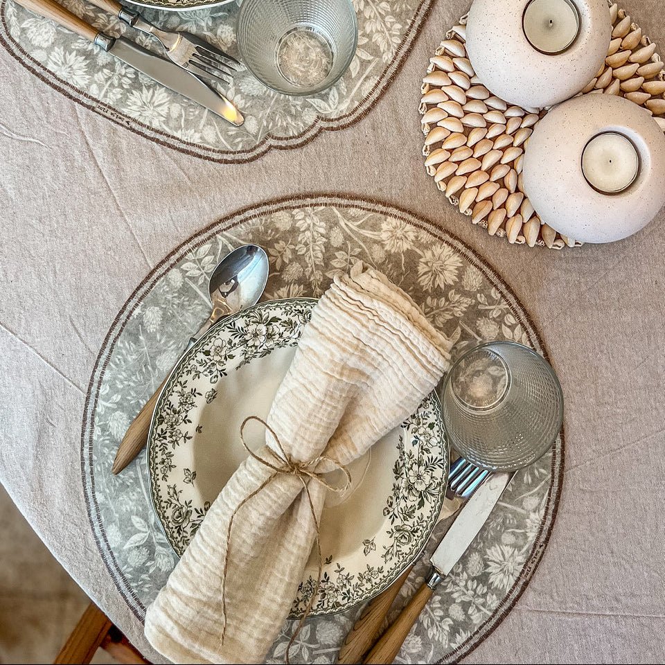 Placemat Round Botanic Camellia - Gaudion Furniture