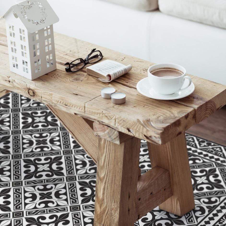 Beija Flor De Lis Black & White Mat - Gaudion Furniture