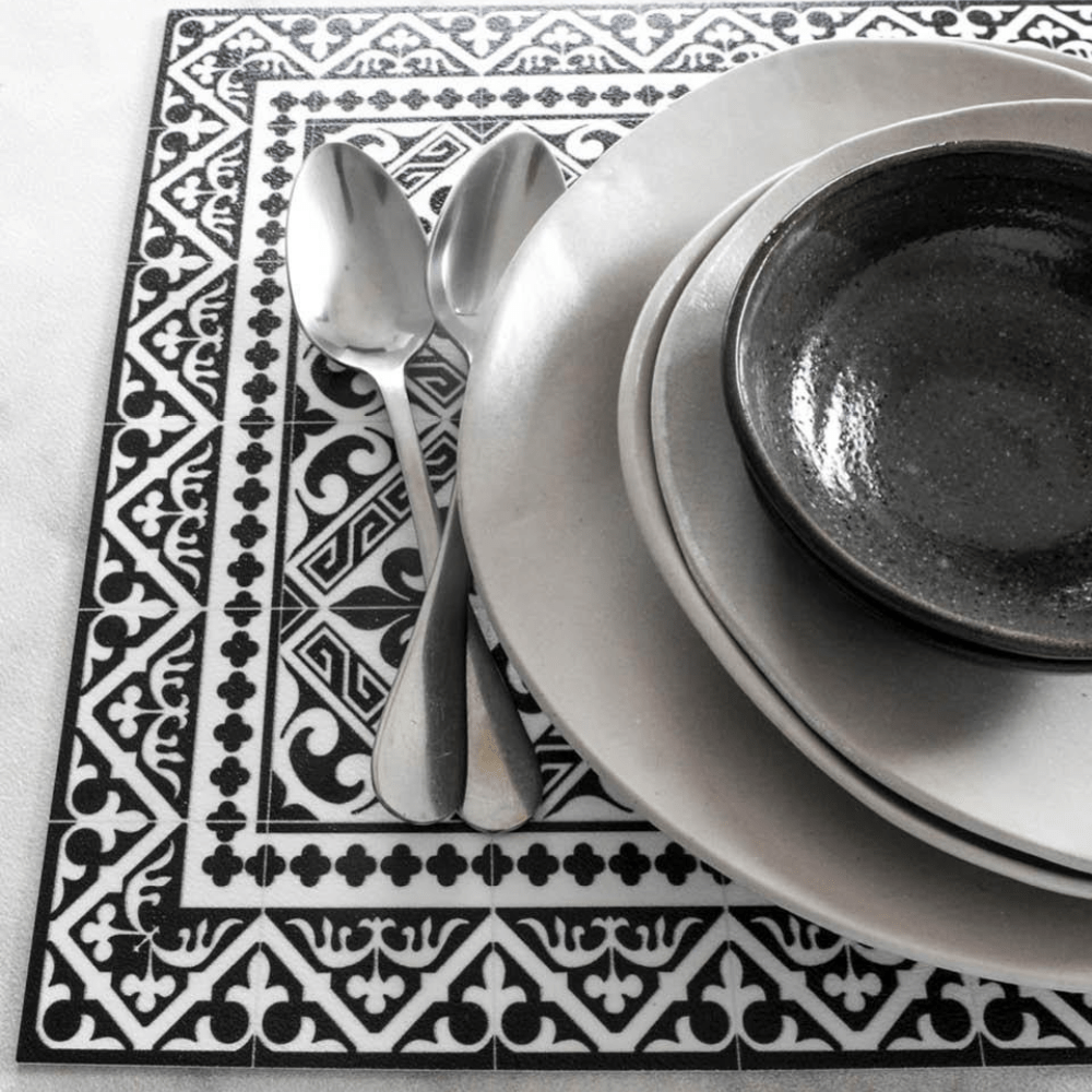 BEIJA FLOR Placemats Placemat Flor de Lis Black & White