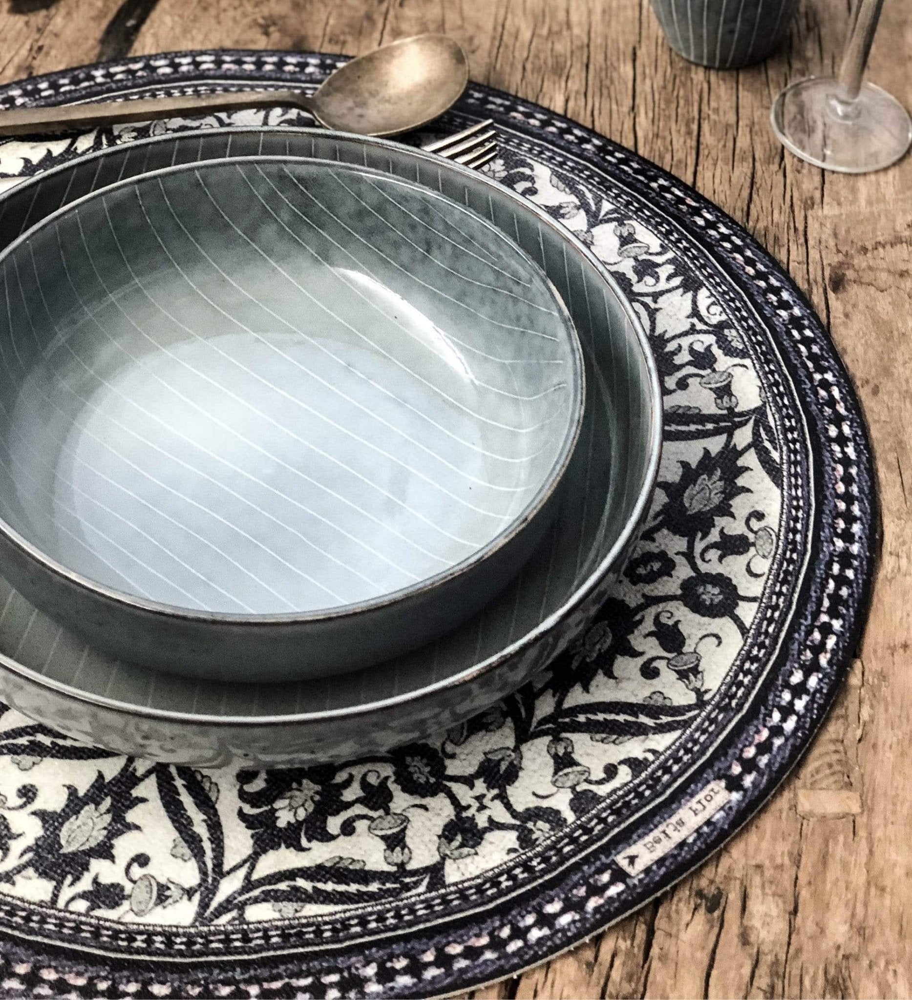 Placemat Round Bohemian Winter - Gaudion Furniture