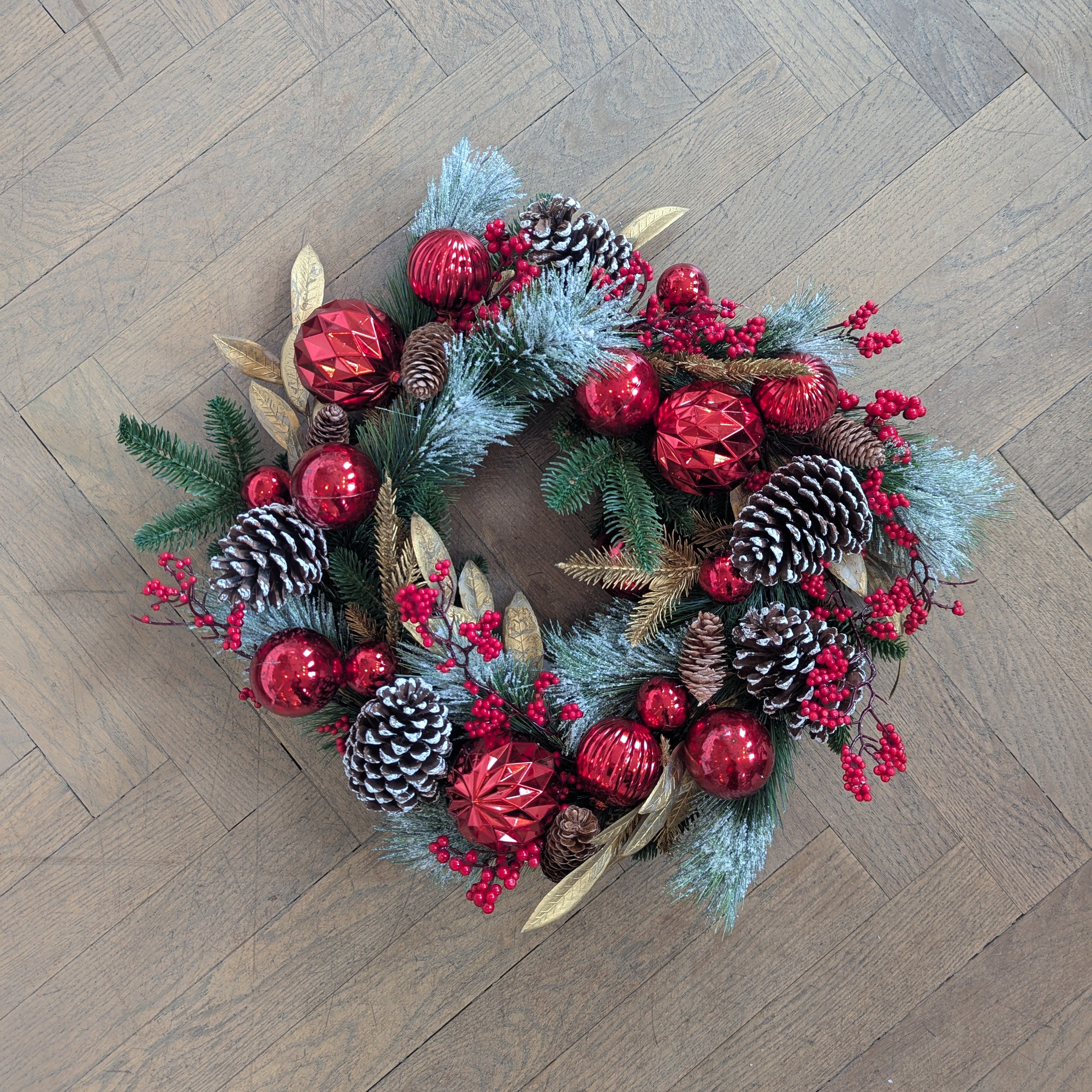 Christmas Wreath Red Bauble Gold