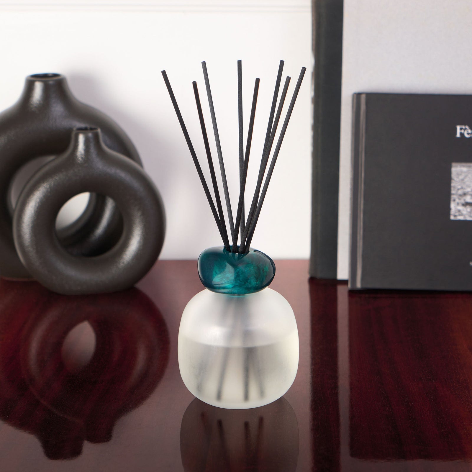 Maison berger diffuser emerald with blue seduction fragrance. Gaudion Furniture