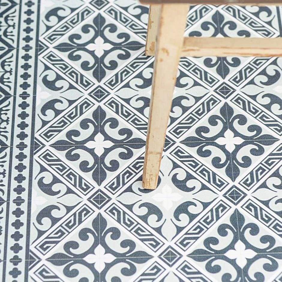 Beija Flor de Lis Gray Mat - Gaudion Furniture