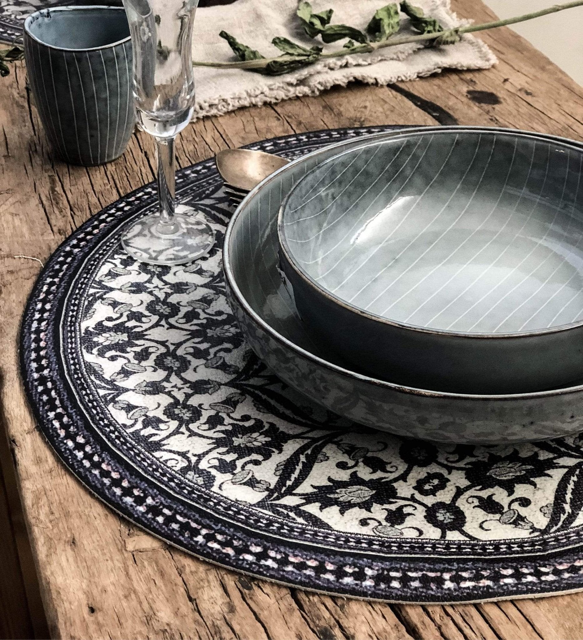 Placemat Round Bohemian Winter - Gaudion Furniture